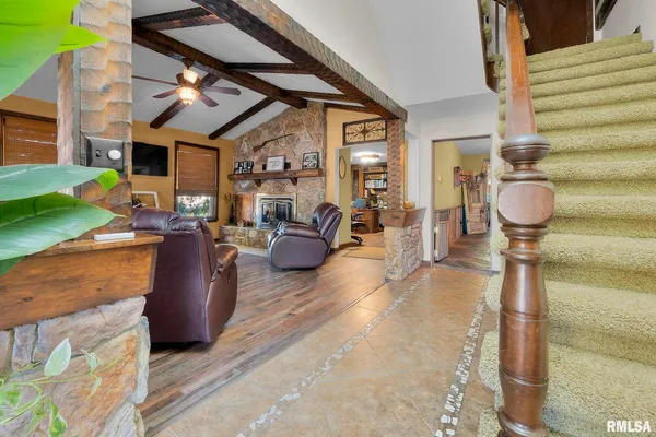 $475,000 | 1810 Berryville Road, Jonesboro, IL 62952