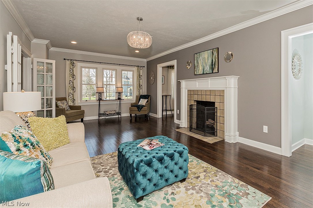 3265 Chadbourne Road Cleveland, OH 44120 - Photo 8 of 35