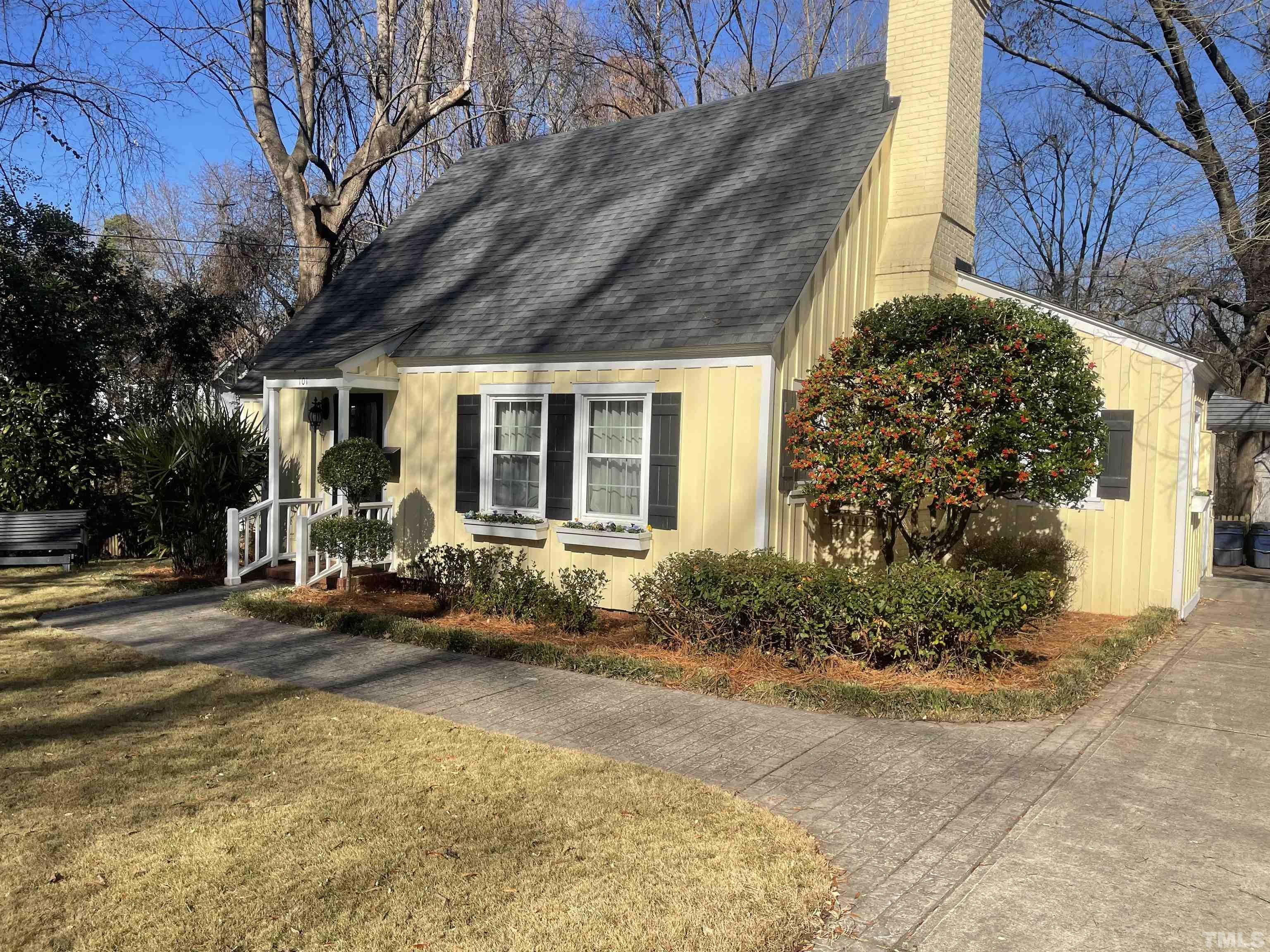 101 East Riverside Drive Smithfield, NC 27577 - Photo 7 of 38 a view of a house with a patio