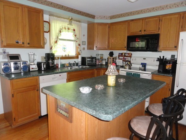 53 New Templeton Road Hubbardston, MA 01452 - Photo 3 of 30 Gallery Image 3