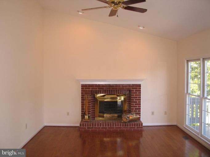 8016 Craddock Road Greenbelt, MD 20770 - Photo 12 of 30 Family Room
