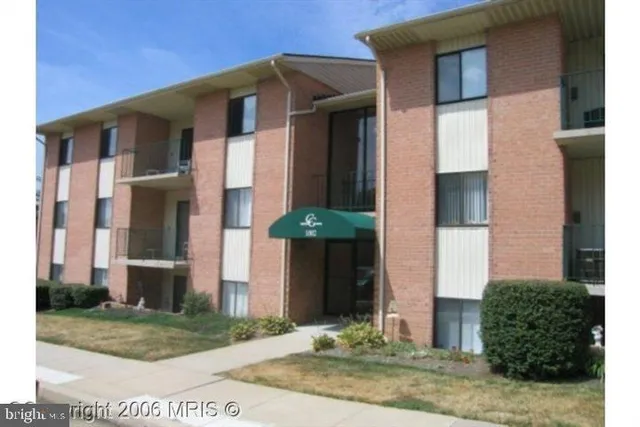 $1,750 | 1002 Spring Gate Road, Unit 2C, Baltimore, MD 21228