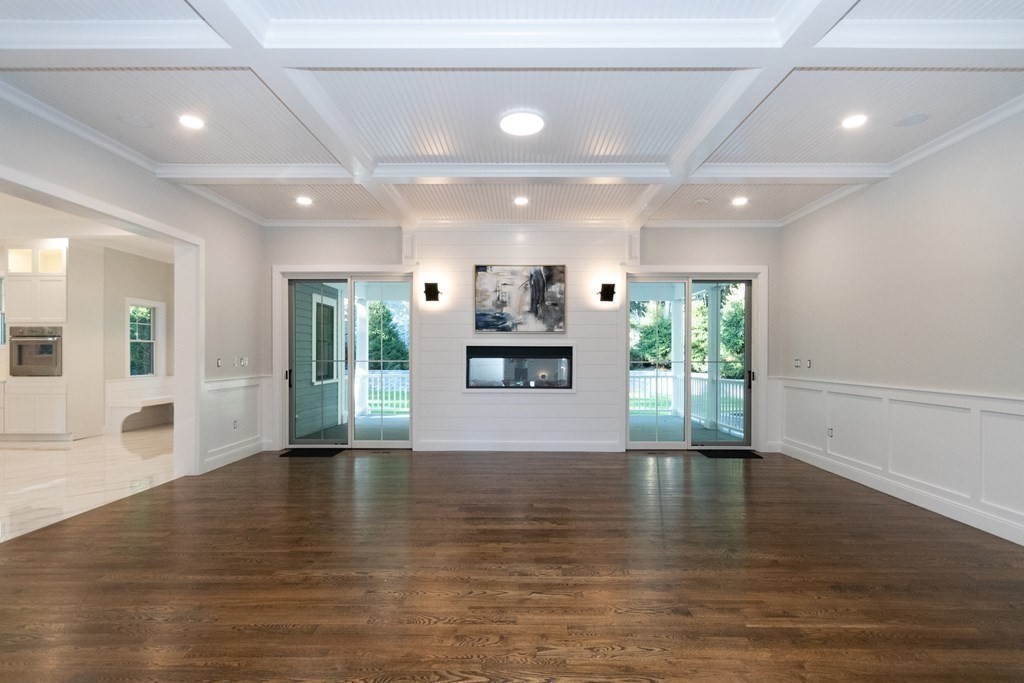 21 Sturbridge Road Wellesley, MA 02481 - Photo 4 of 40