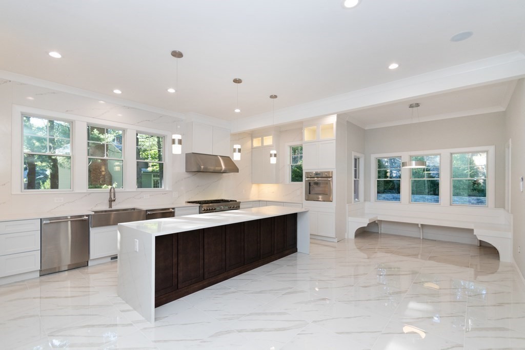 21 Sturbridge Road Wellesley, MA 02481 - Photo 7 of 40