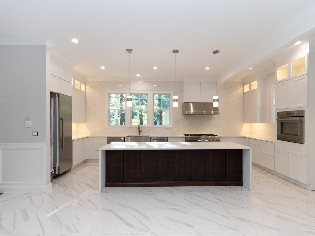 21 Sturbridge Road Wellesley, MA 02481 - Photo 8 of 40