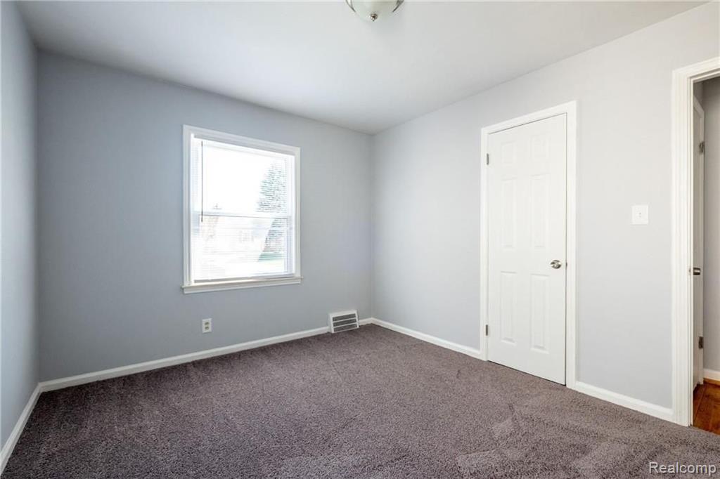 3974 Mildred Street Wayne, MI 48184 - Photo 9 of 28