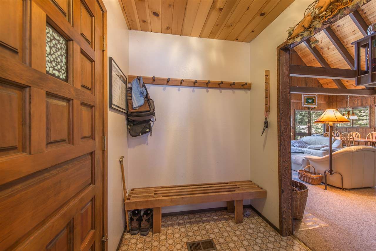 11902 Chamonix Road Truckee, CA 96161 - Photo 2 of 21 Gallery Image 2