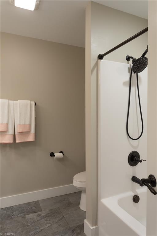 393 Scout Road Lexington, NC 27292 - Photo 37 of 47 Tub/shower