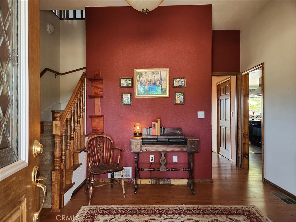 1014 Dusty Road Frazier Park, CA 93225 - Photo 15 of 40 a view of livingroom with furniture and wooden floor