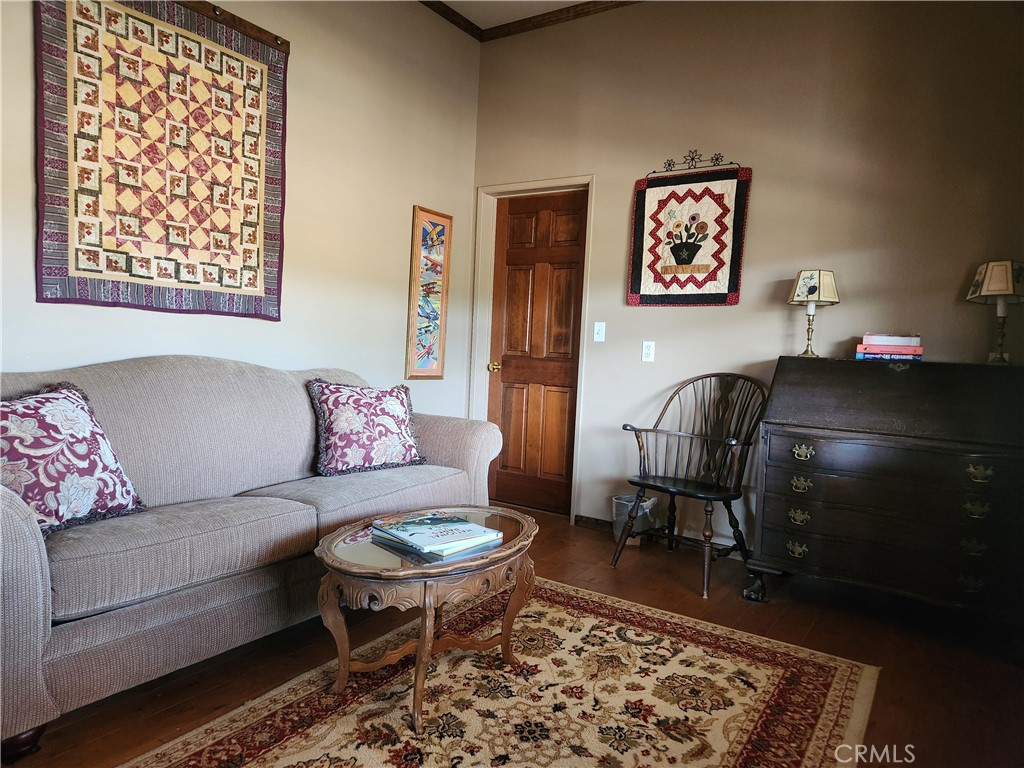 1014 Dusty Road Frazier Park, CA 93225 - Photo 23 of 40 a living room with furniture and a rug