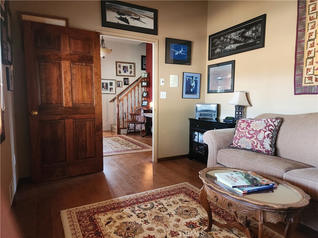 1014 Dusty Road Frazier Park, CA 93225 - Photo 24 of 40 a living room with furniture and wooden floor