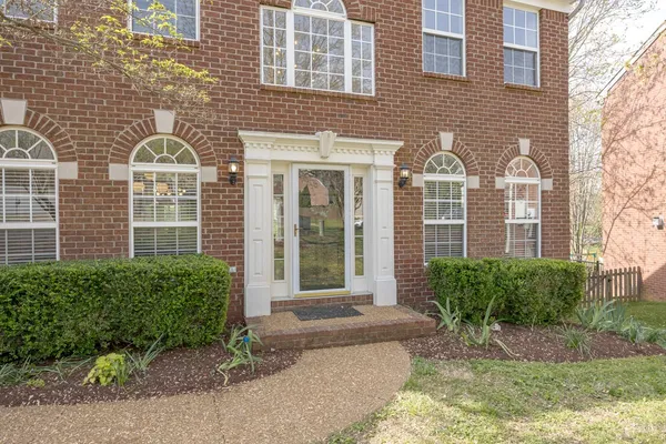 $3,300 | 808 Glenavon Court, Nashville, TN 37220
