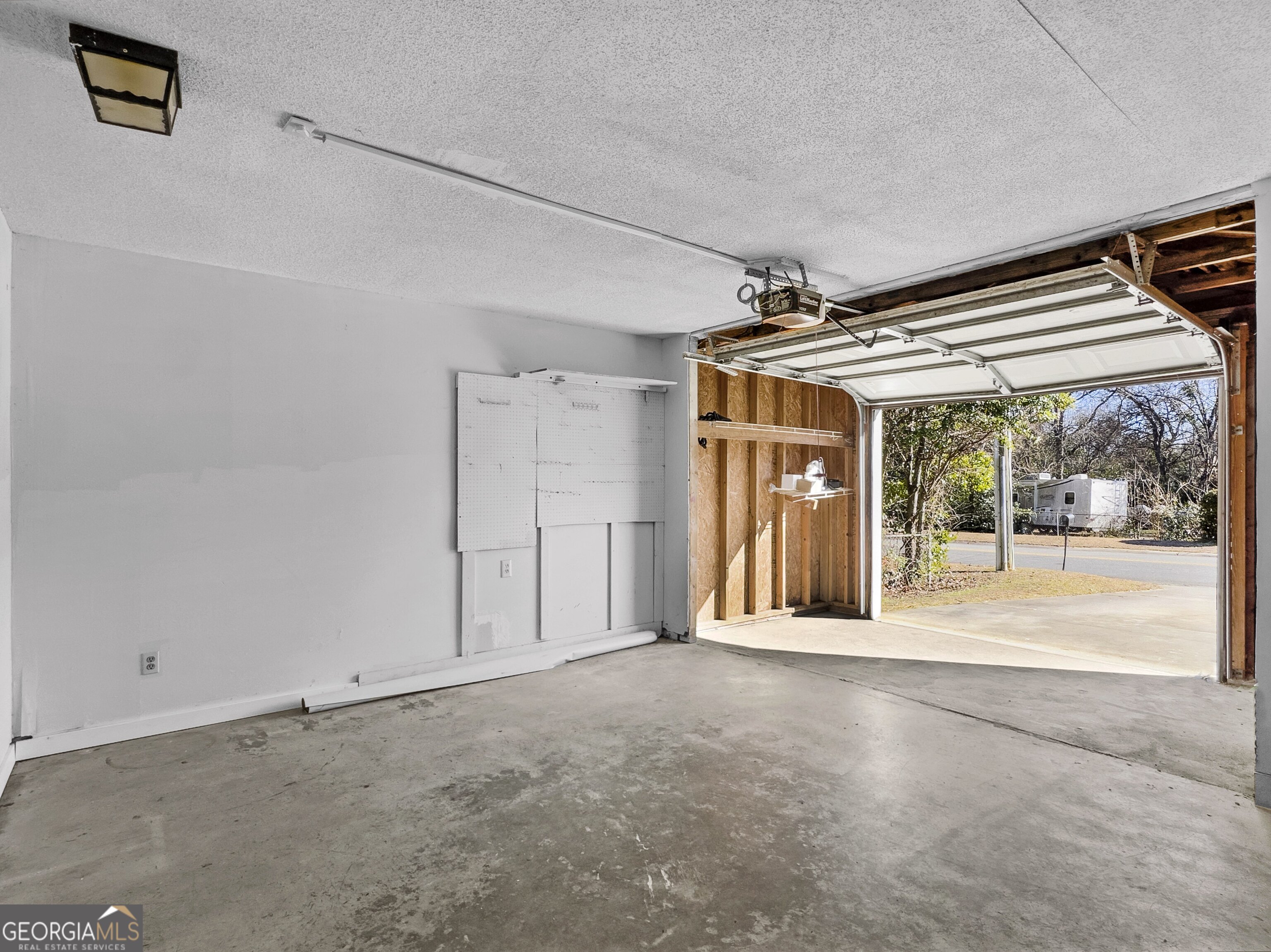 403 Fieldstone Road Warner Robins, GA 31093 - Photo 9 of 35