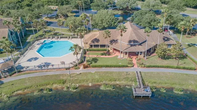 $2,000 | 10568 Windsor Lake Court, Tampa, FL 33626