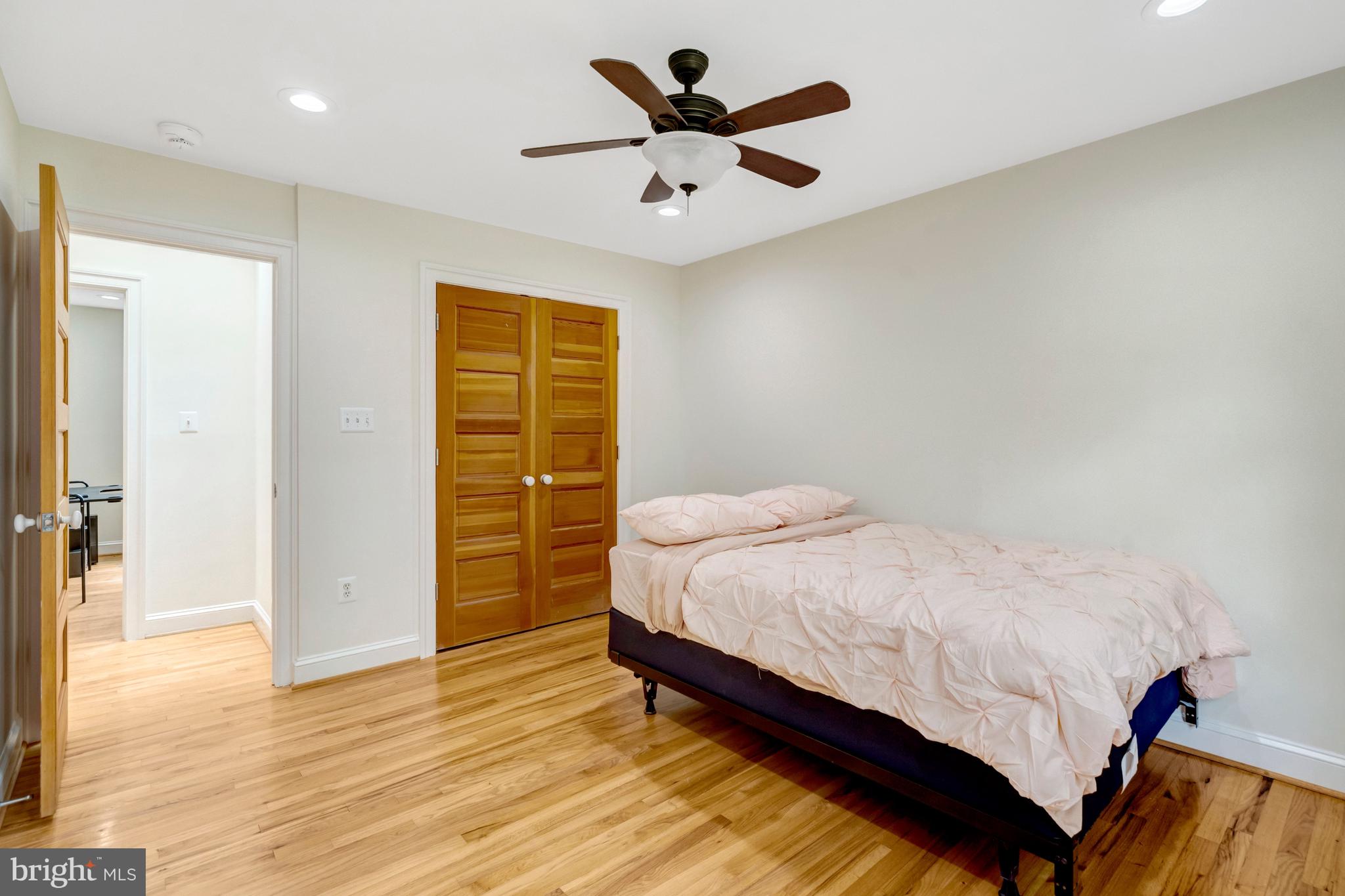 1301 Stone Meadow Way Vienna, VA 22182 - Photo 36 of 48