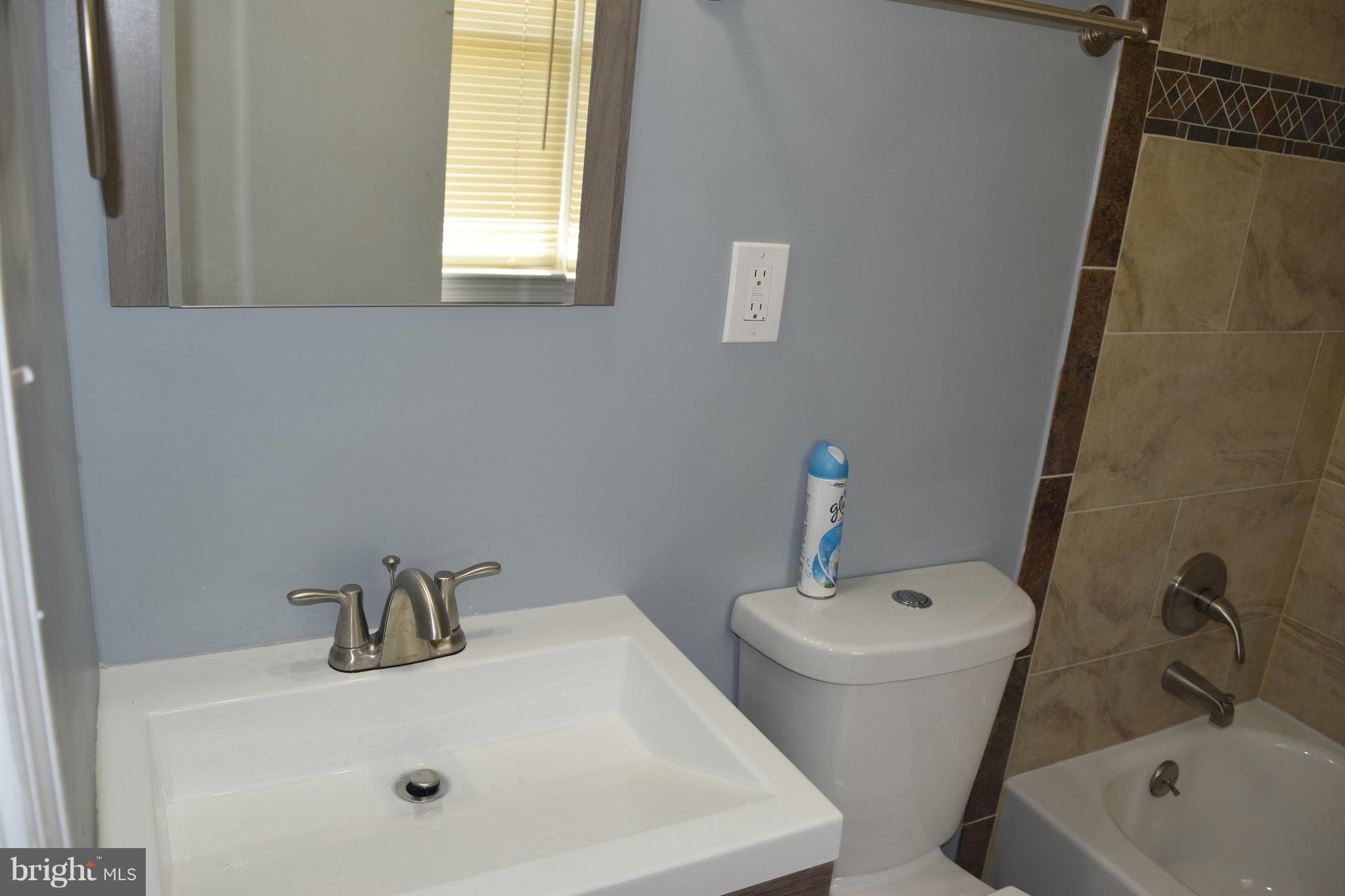 7304 Walker Mill Road Capitol Heights, MD 20743 - Photo 17 of 29 Bath