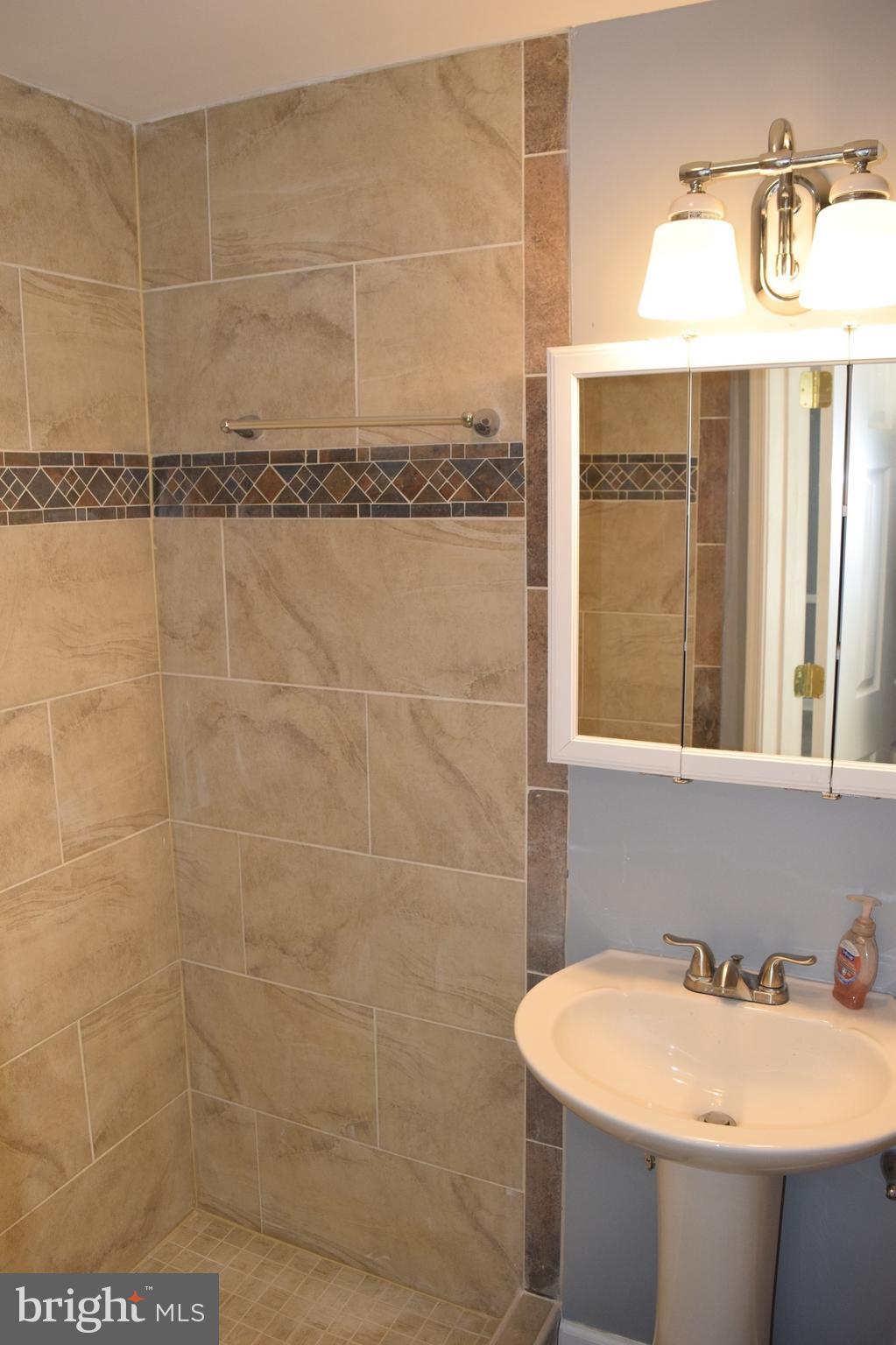 7304 Walker Mill Road Capitol Heights, MD 20743 - Photo 24 of 29 Bath