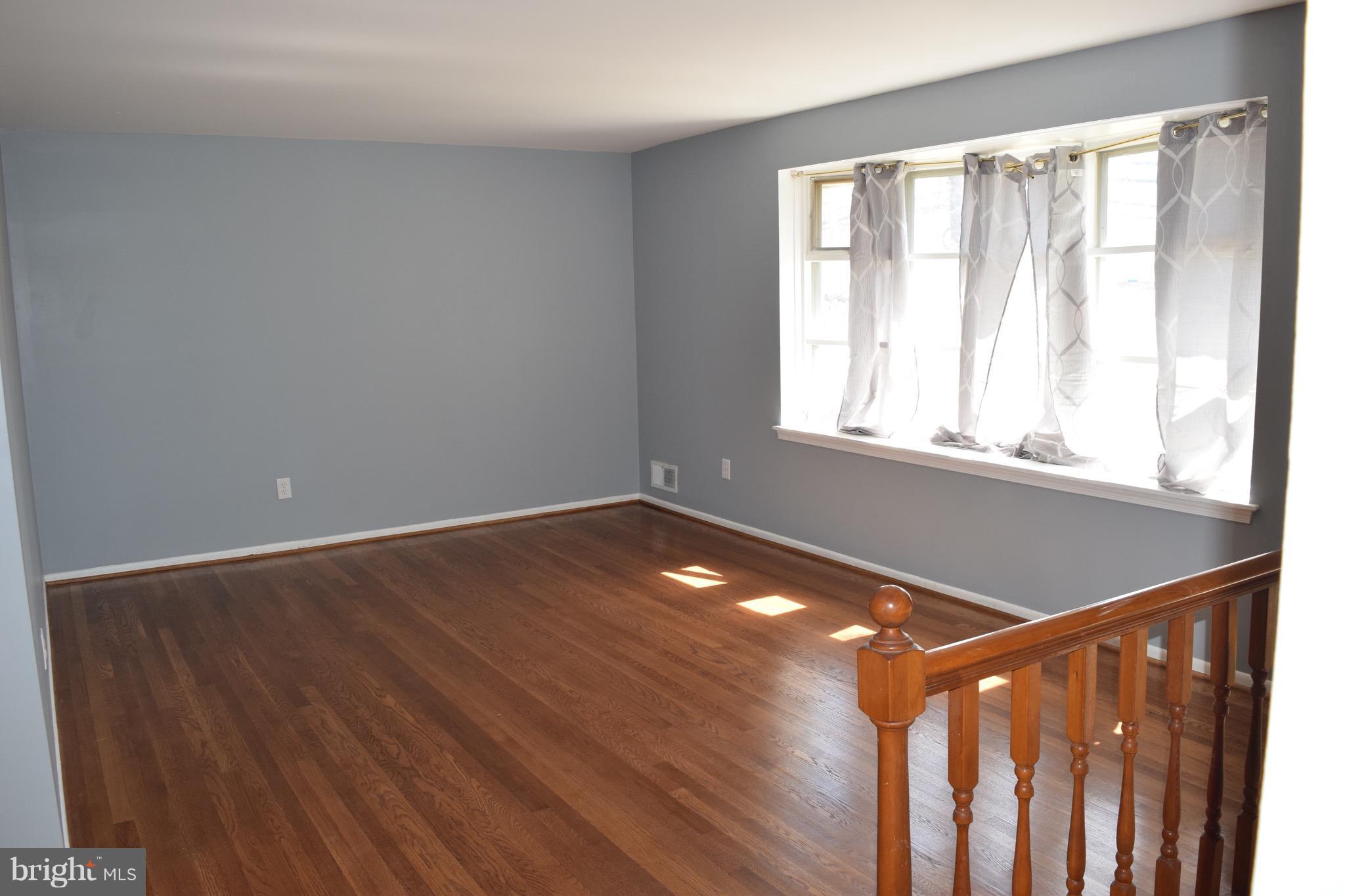 7304 Walker Mill Road Capitol Heights, MD 20743 - Photo 8 of 29 Living Room