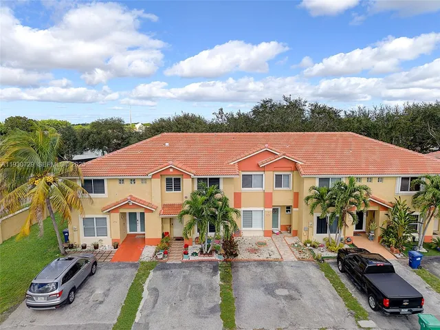 $480,000 | 5297 Northwest 190th Lane, Miami Gardens, FL 33055