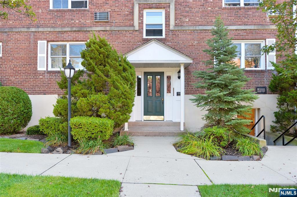 970 Main Street, Unit H2 Hackensack, NJ 07601 - Photo 2 of 19