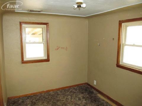 11448 McCaughna Road Byron, MI 48418 - Photo 14 of 21 20132425-13.JPG