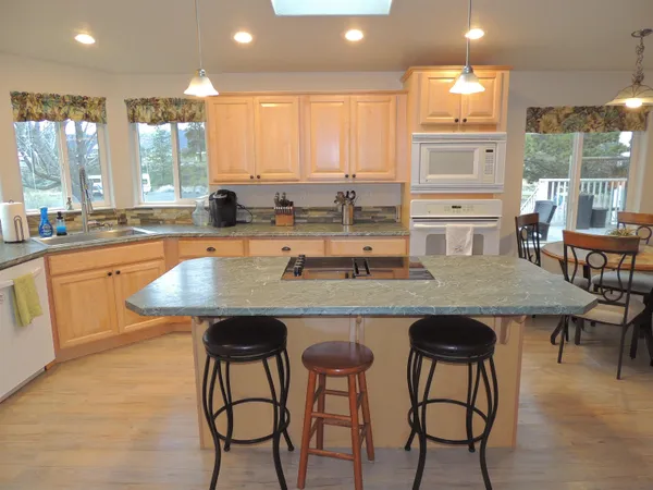 $485,000 | 42605 Doe Drive North, Davenport, WA 99122