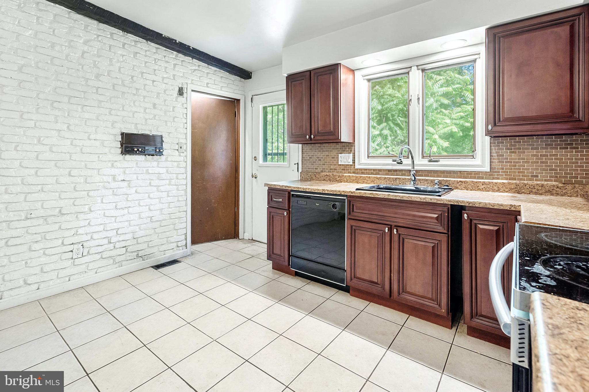 235 Hayes Mill Road Atco, NJ 08004 - Photo 6 of 25