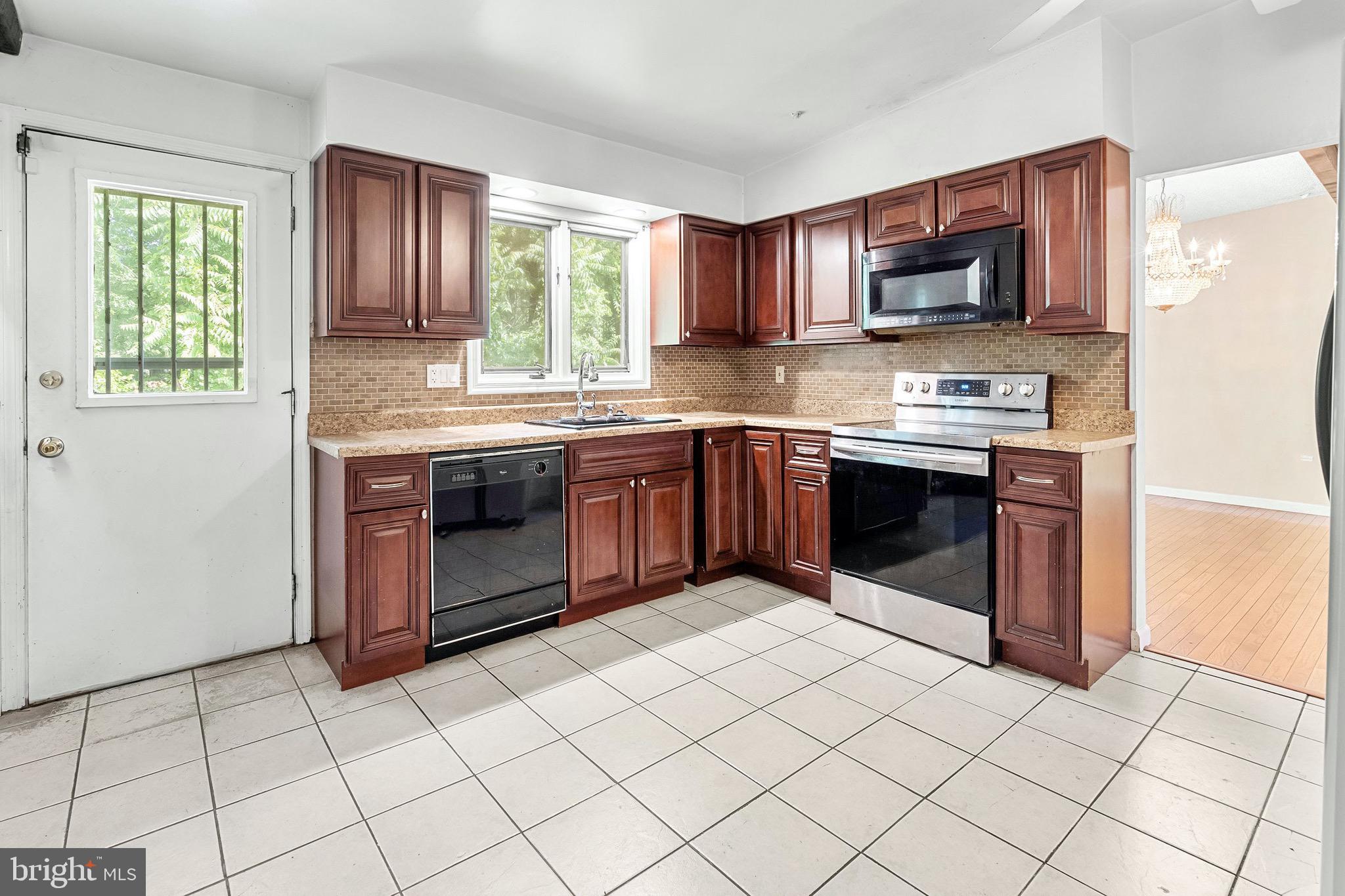 235 Hayes Mill Road Atco, NJ 08004 - Photo 7 of 25