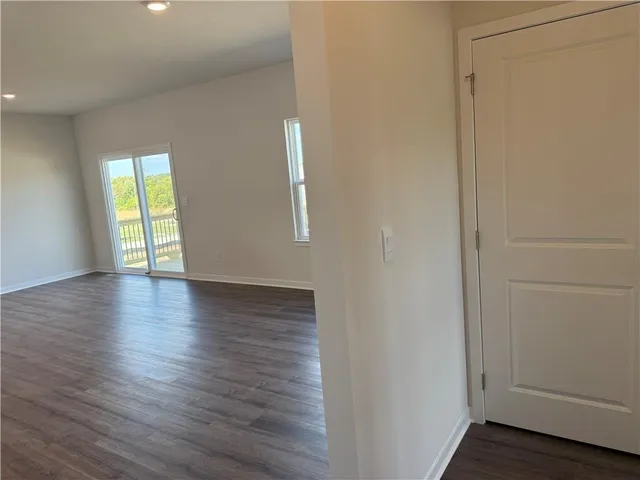 $329,990 | 2210 Crestview Court, Raymore, MO 64083