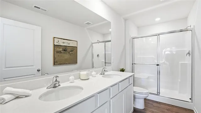 $329,990 | 2210 Crestview Court, Raymore, MO 64083