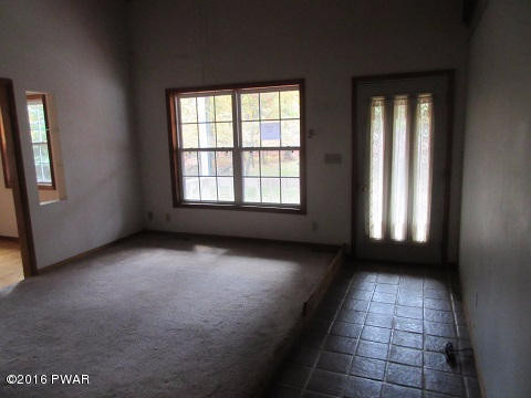 263 Doe Loop Bushkill, PA 18324 - Photo 6 of 11
