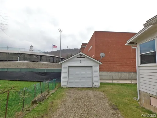 $850 | 172 Wellsville Street, Bolivar, NY 14715