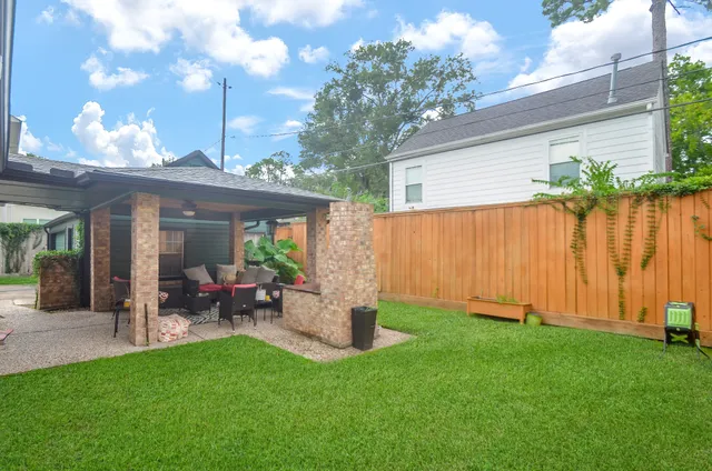 $3,875 | 4315 Fernwood Drive, Houston, TX 77021