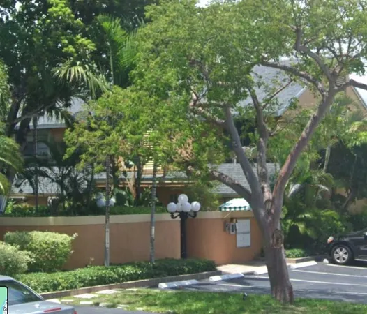 $400,000 | 700 Southeast 14th Street, Unit I, Fort Lauderdale, FL 33316