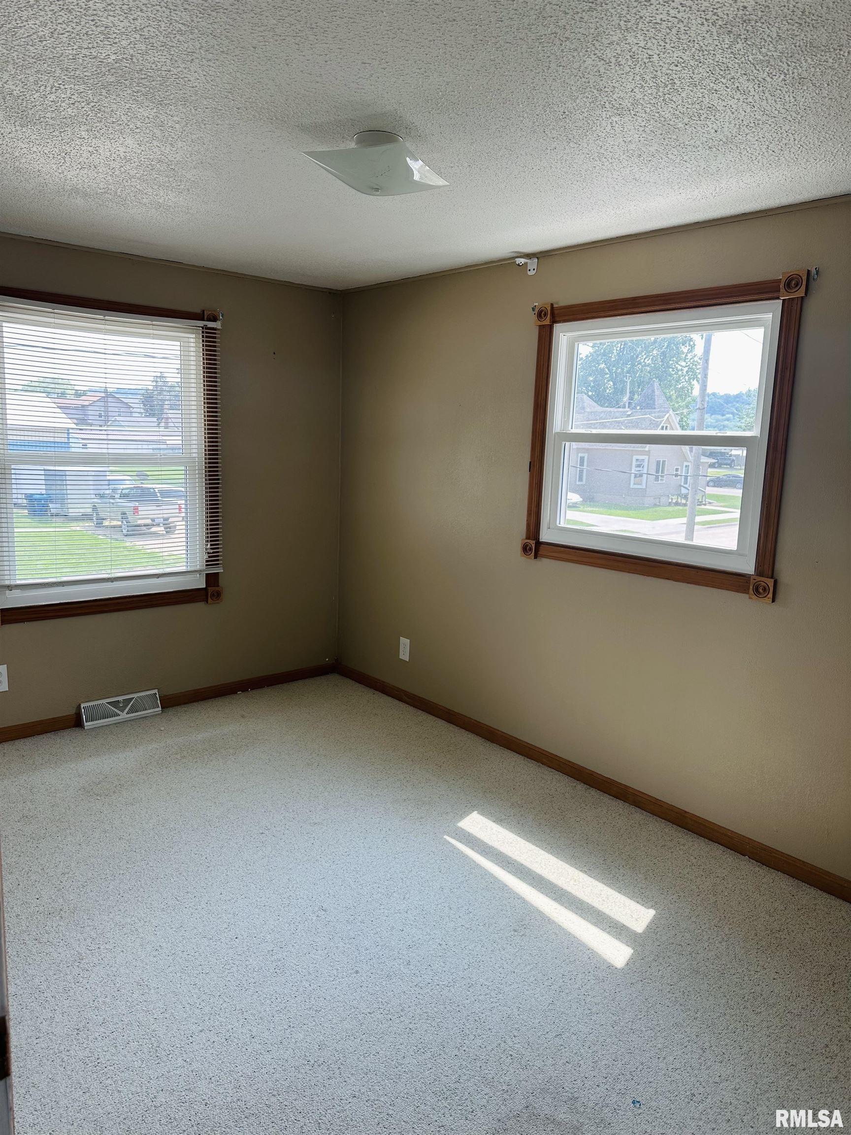 302 Bank Street Sabula, IA 52070 - Photo 10 of 18 Gallery Image 10