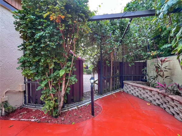 $3,900 | 1890 Brickell Avenue, Unit 6, Miami, FL 33129