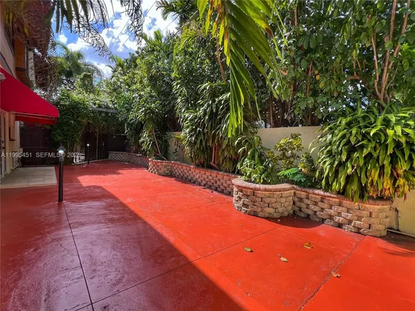 $3,900 | 1890 Brickell Avenue, Unit 6, Miami, FL 33129