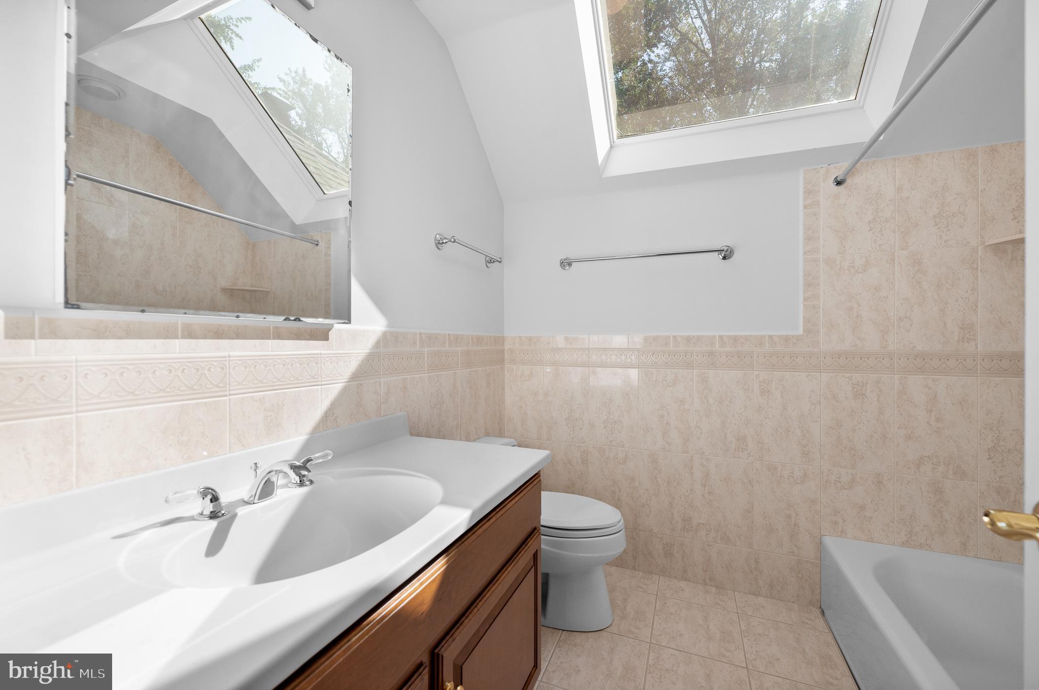 113 Knightsbridge Road Wynnewood, PA 19096 - Photo 27 of 36 Bathroom