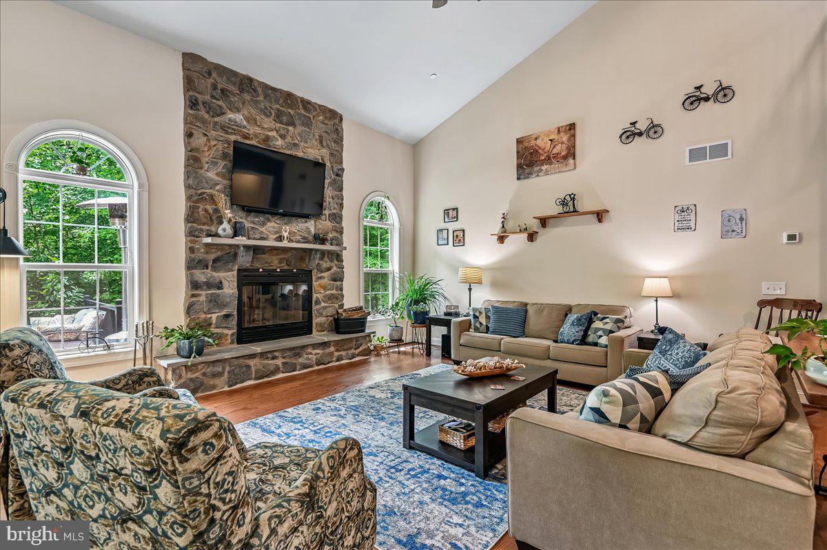 1457 Gilbert Road Arnold, MD 21012 - Photo 2 of 82 Great room vaulted ceilings