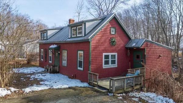 $285,000 | 40 Admontem Avenue, Rockland, ME 04841