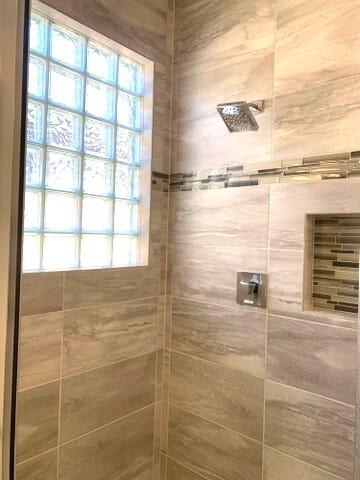 14161 Rock Salt Road Delray Beach, FL 33446 - Photo 17 of 33 Rock Salt Shower
