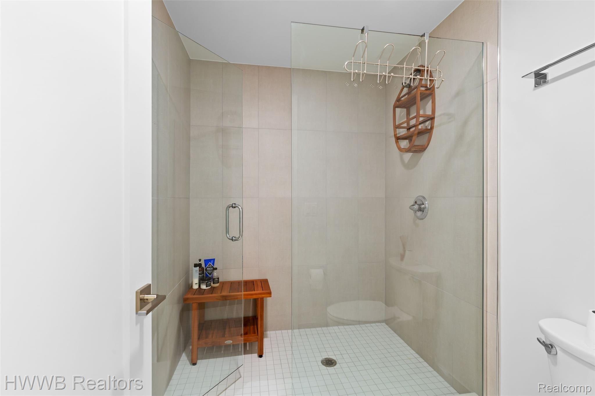 2216 Manchester Road Birmingham, MI 48009 - Photo 34 of 49 592A1052.jpg