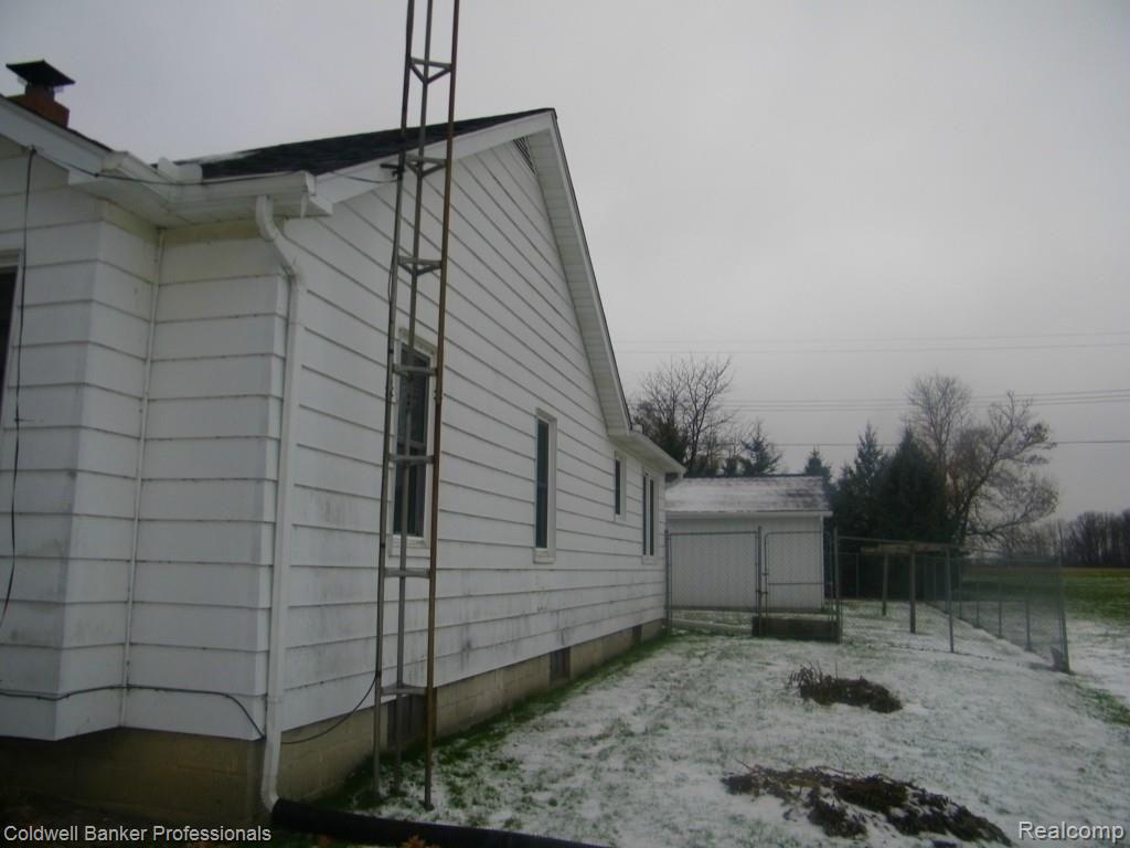 6895 Jefferson Road North Branch, MI 48461 - Photo 2 of 29 100_6341.jpg