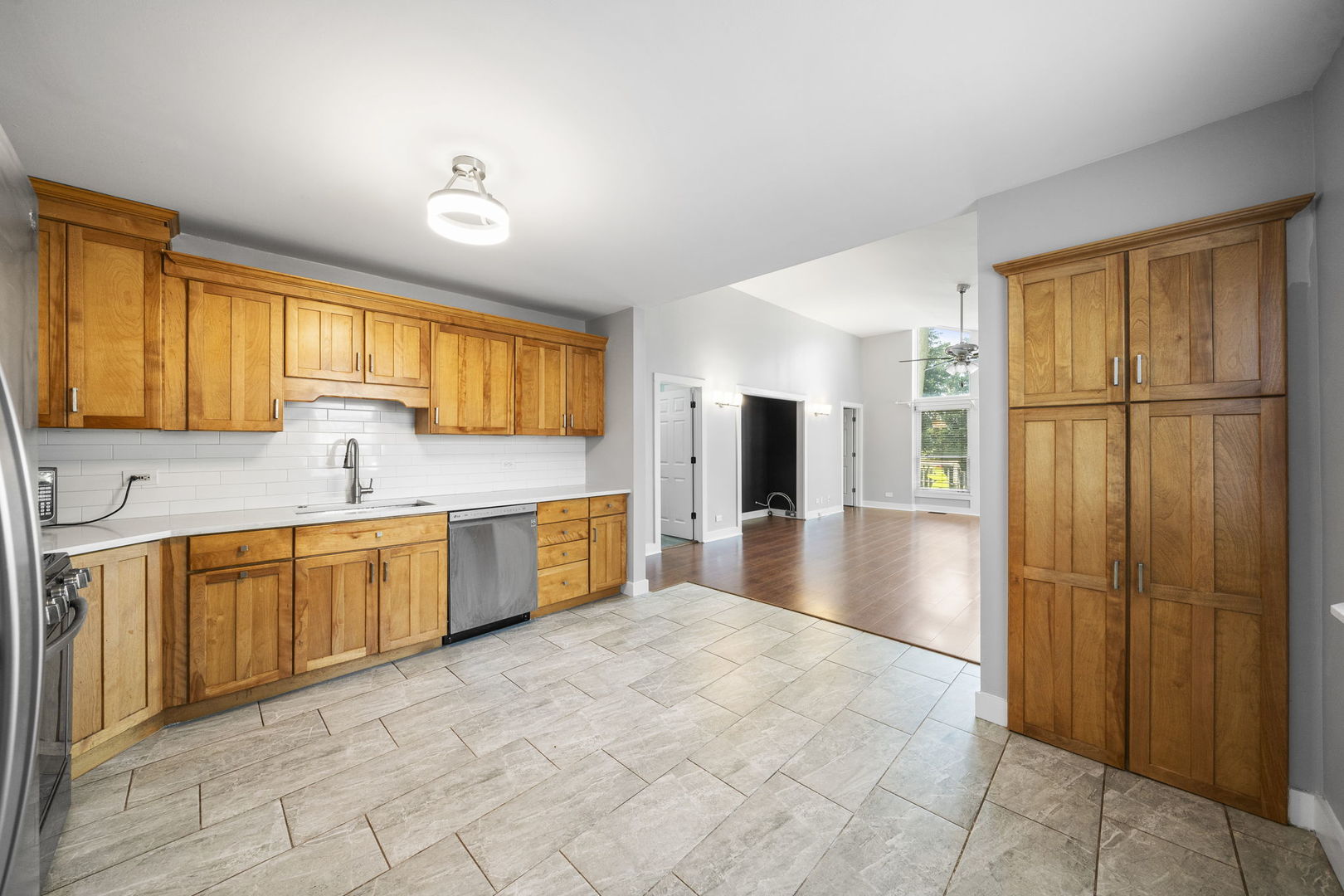 2607 School Drive Rolling Meadows, IL 60008 - Photo 4 of 23