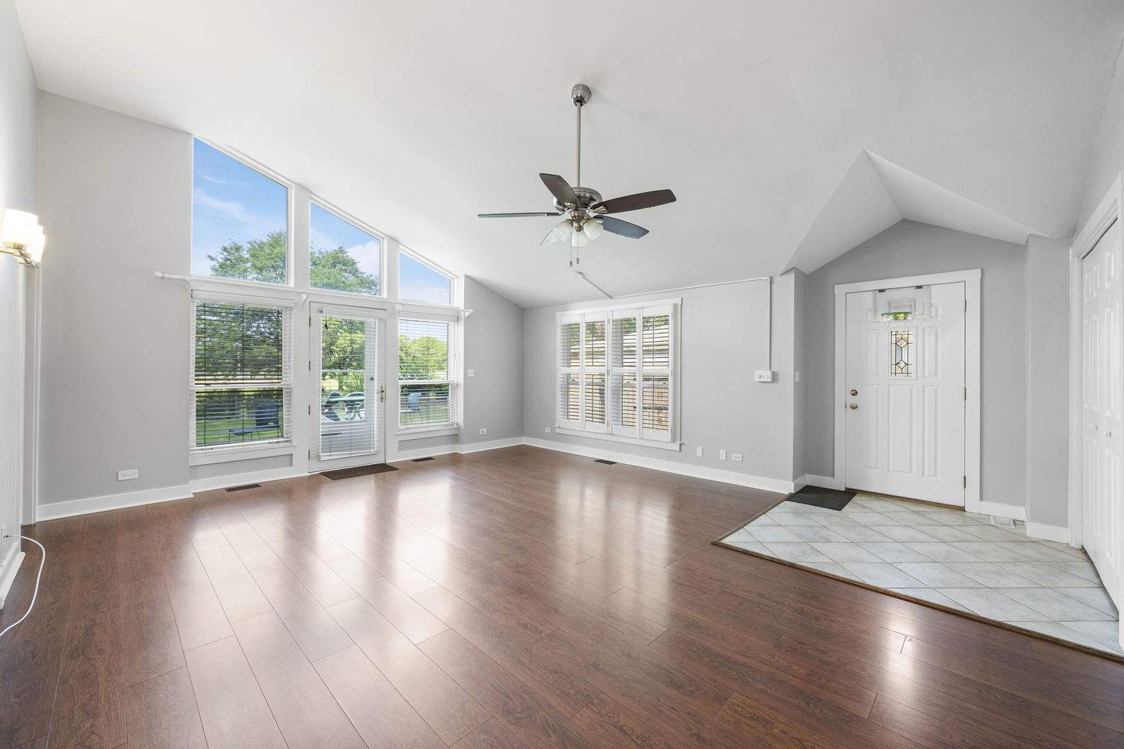 2607 School Drive Rolling Meadows, IL 60008 - Photo 6 of 23