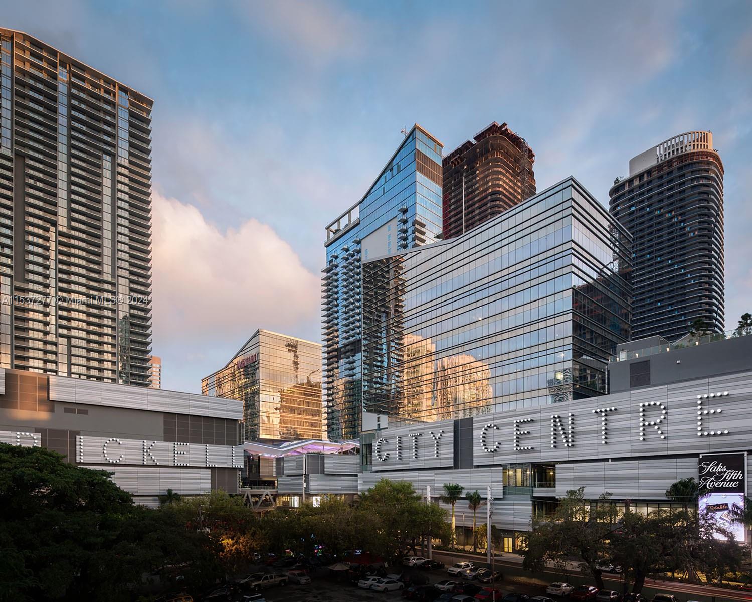 88 Southwest 7th Street, Unit 4001 Miami, FL 33130 - Photo 41 of 42 a view of a large building