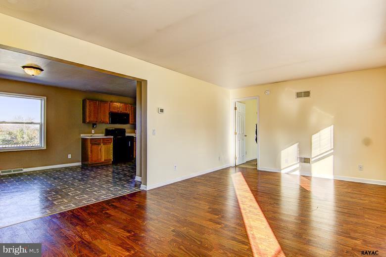 330 Grove Road Red Lion, PA 17356 - Photo 9 of 25