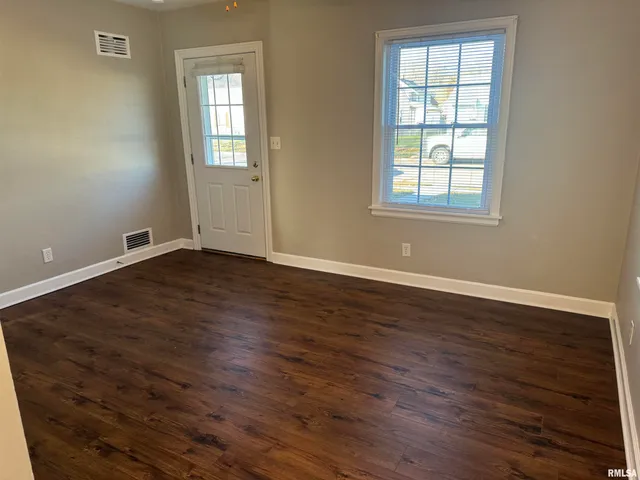 $850 | 3637 Johnson Avenue, Davenport, IA 52802