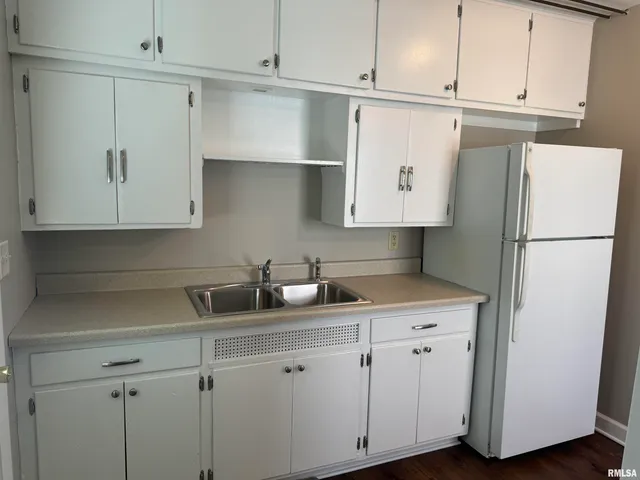 $850 | 3637 Johnson Avenue, Davenport, IA 52802