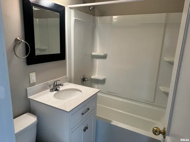 $850 | 3637 Johnson Avenue, Davenport, IA 52802